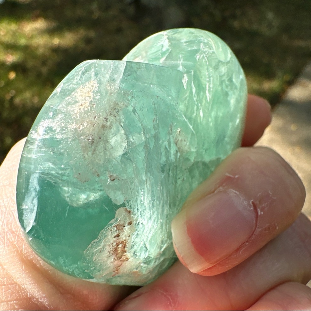 Genuine 574.00 Cts Green Fluorite Heart - Picture 12 of 16